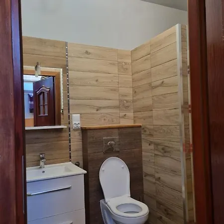 帕特里亚公寓旅舍 *