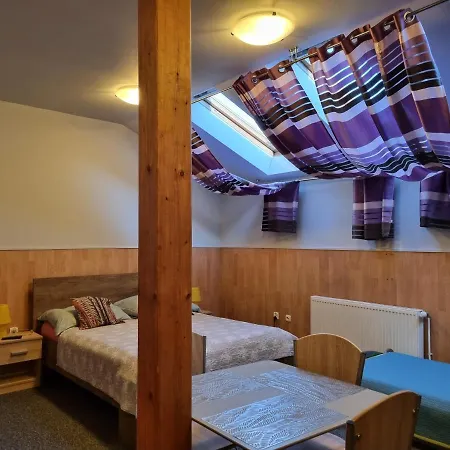 帕特里亚公寓旅舍